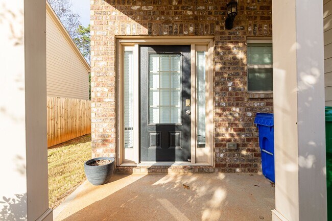 Photo - Spacious 3BR/2.5BA Townhouse Near Atlanta