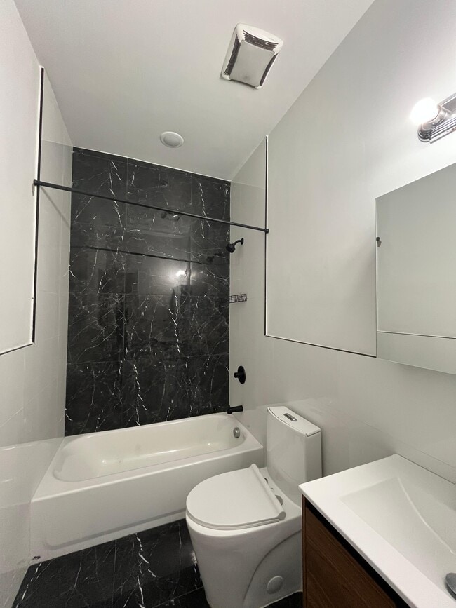 Photo - 125 Saint Pauls Ave Unit 3L