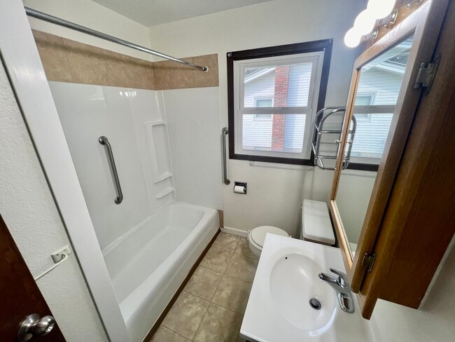 Photo - 2925 Northland Dr