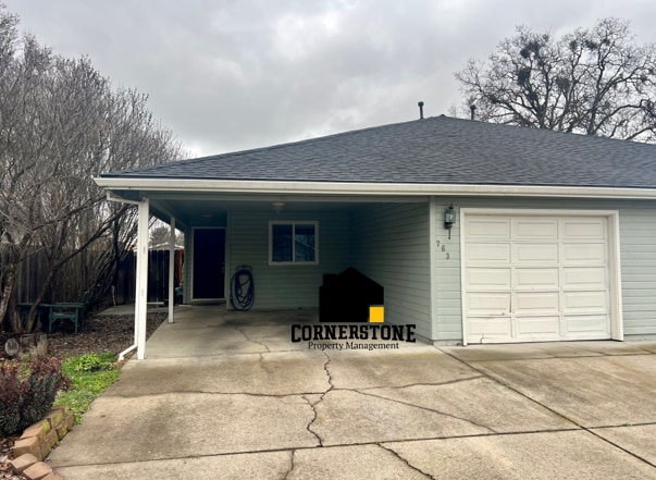 Building Photo - 763 Columbine Way