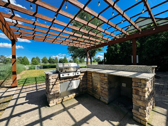 Outdoor Kitchen & Grilling Station