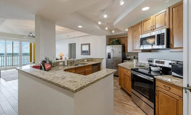 Photo - 2743 1st St Unidad 1604