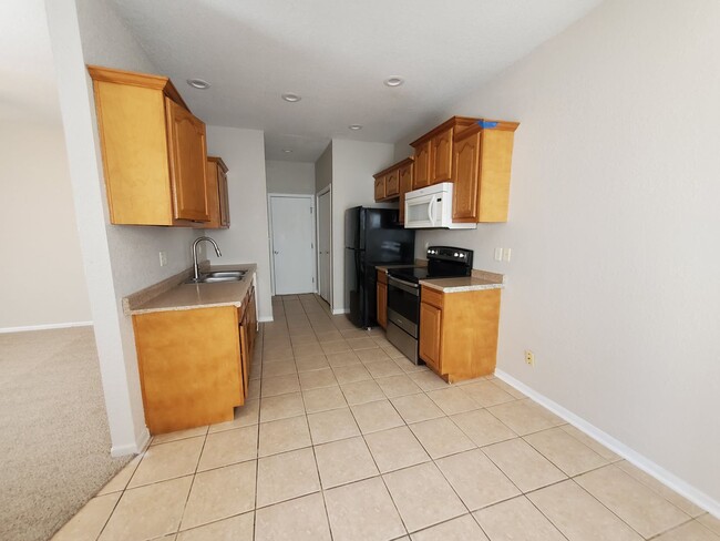 Photo - 3 bedroom, 2.5 bath 2 car garage Townhouse