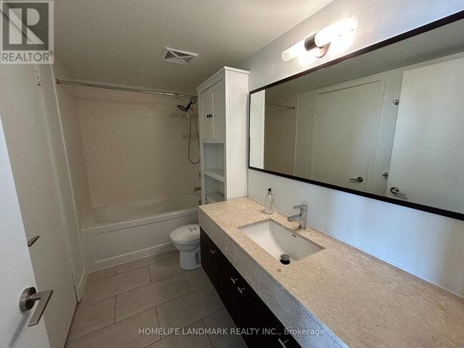Photo - 126 Simcoe St Unit 2206