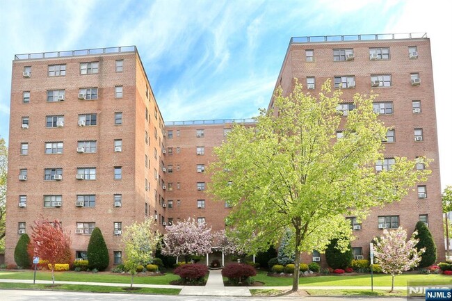 Photo - 208 Anderson St Unit S4F