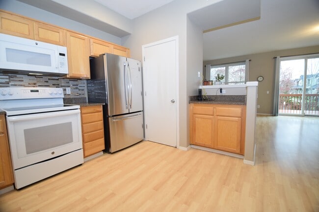 Photo - 232 NE 76th Ave