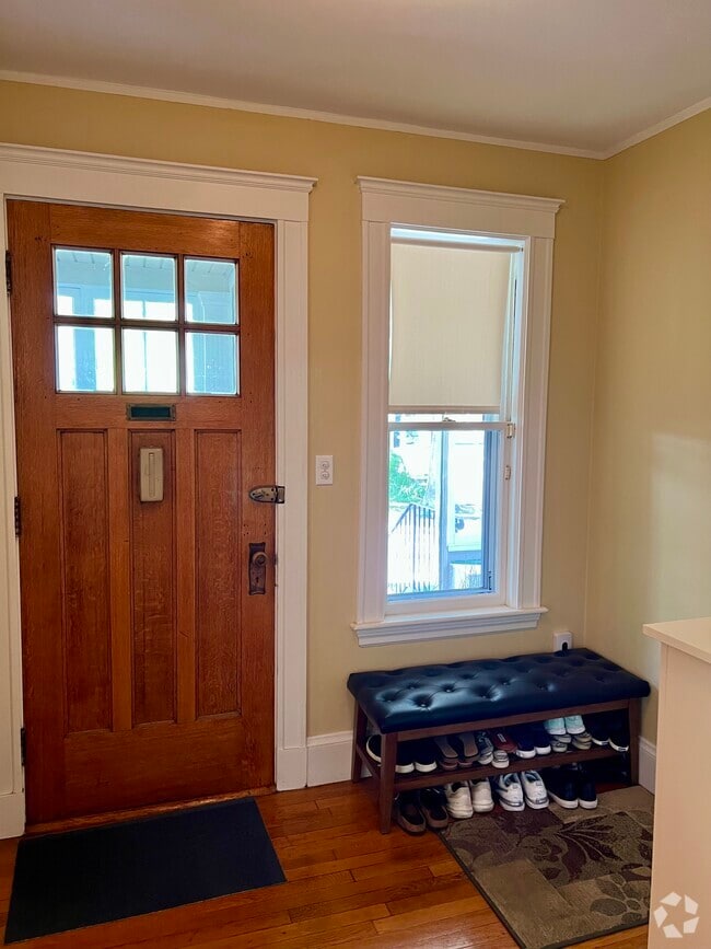 Building Photo - 52 Mt Vernon St Unit 1 Rental