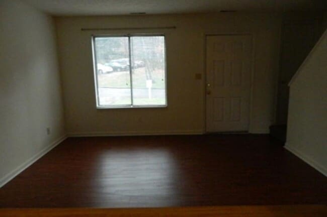 Photo - 3 Level Townhouse Near Liberty University
