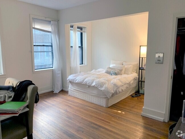 Building Photo - 137 Peterborough St Unit 10 Rental