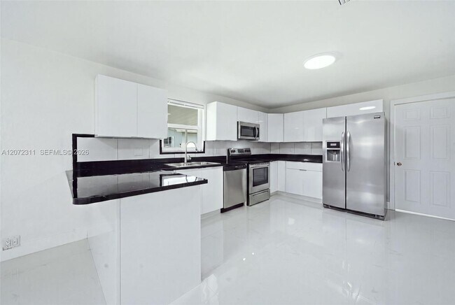 Photo - 399 NW 98th St