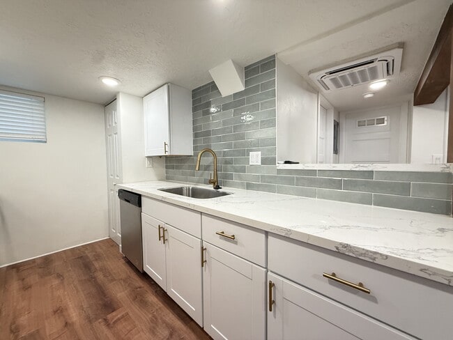 563 Denver St Unidad 1