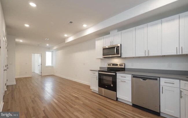 Photo - 727 N 39th St Unit 2