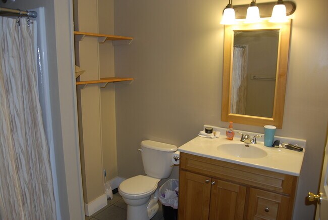 Photo - 303 E 10th St