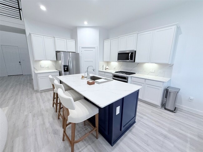 Photo - 1609 Sunbend Ln