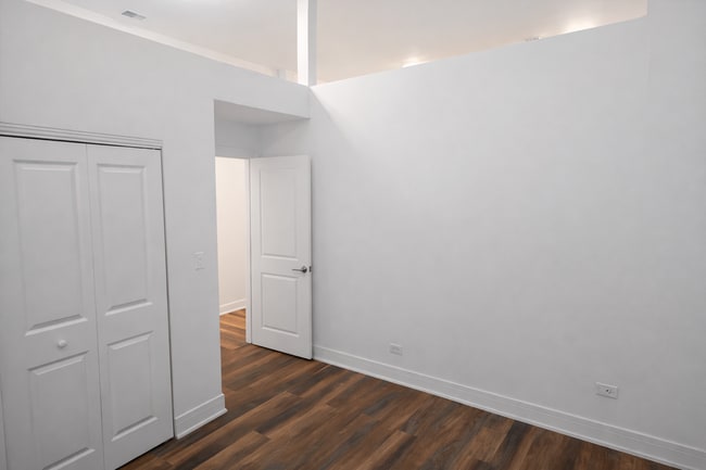 Photo - 1533 N Western Ave Unit 1