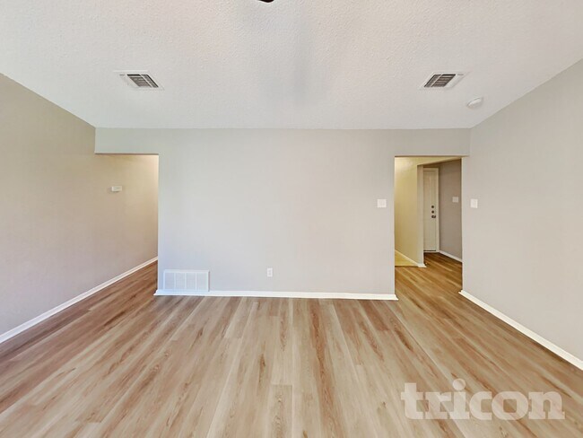 Photo - 3029 Meadowmoor St