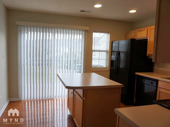 Photo - 312 Malamute Ln