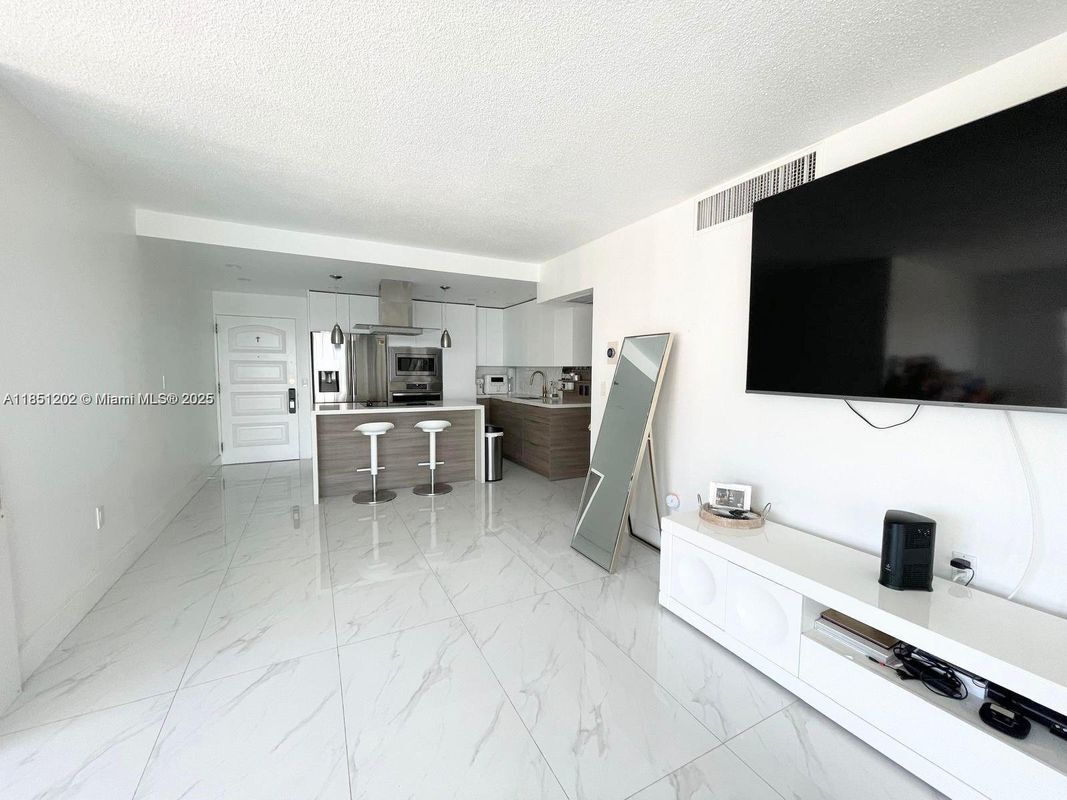 Photo - 11111 Biscayne Blvd