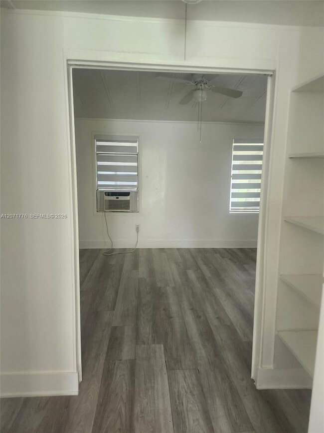 Building Photo - 13070 SW 11th St Unit 16