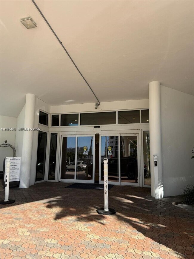 3001 S Ocean Dr Unit 107