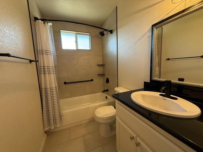 Photo - 1817 Piedmont Way