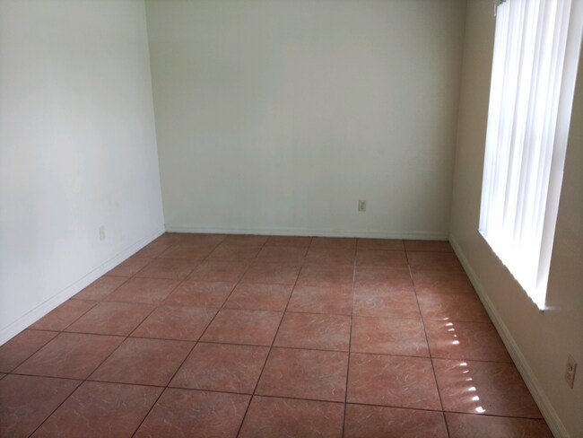 Photo - 1007 Matterhorn St