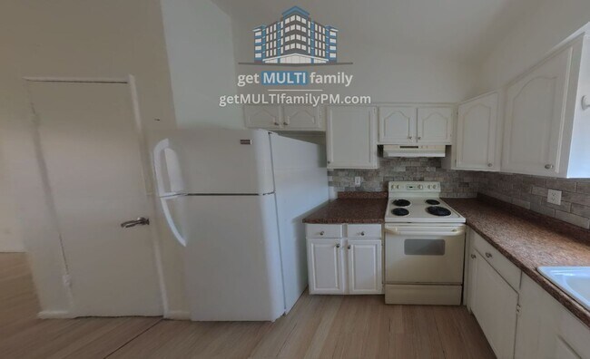 Building Photo - 327 E Vine Cir Unit 202
