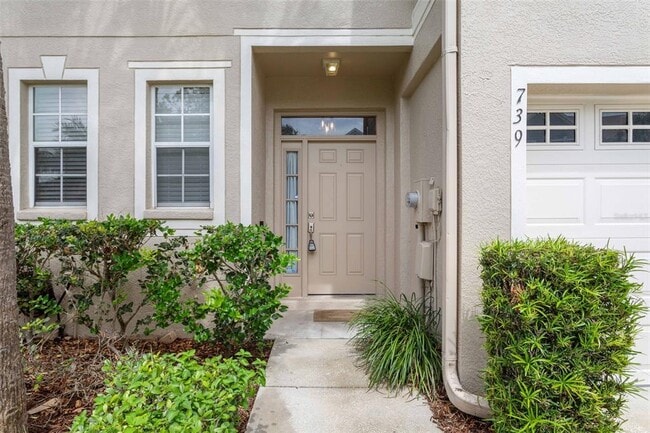 Photo - 739 Vallance Way NE