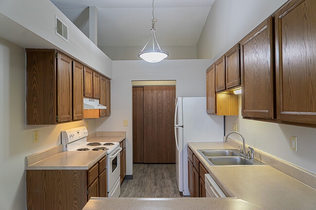 Marblehead - Kitchen