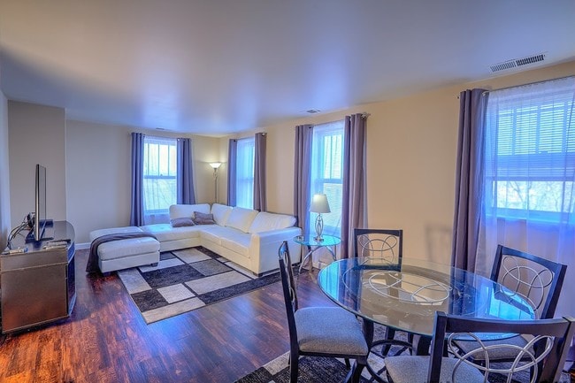 Photo - Gates at Forest Park