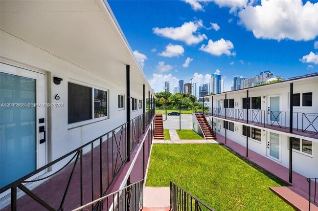 Photo - 1150 NW 1st Pl Unidad 4