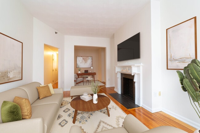 15-25 Hemenway St