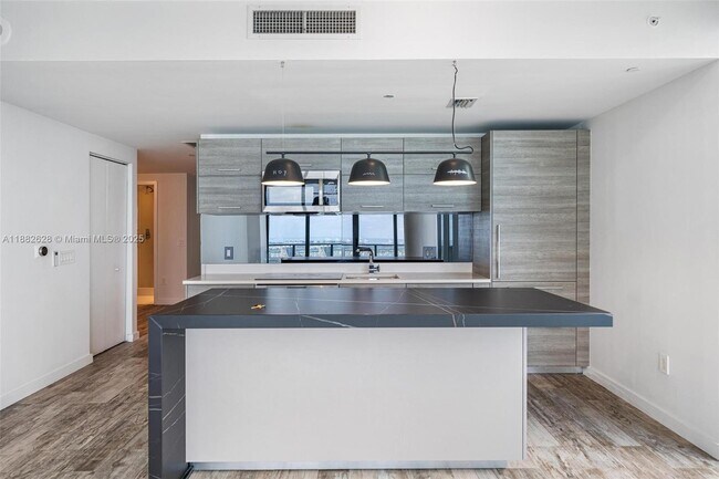 Photo - 650 NE 32nd St Unit 4407