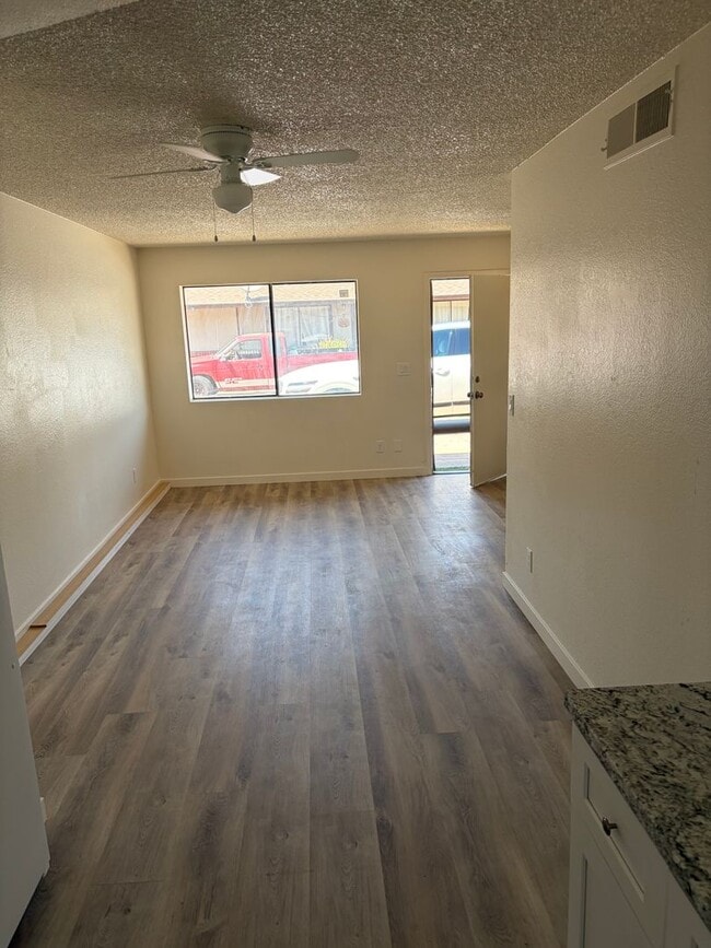 Photo - 514 S Bellview