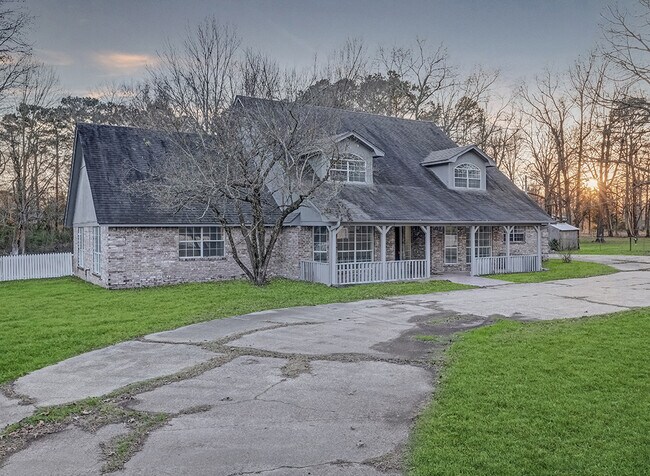 Photo - 2607 Lonnie Ln