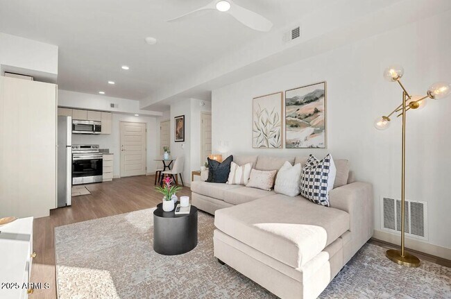 Photo - 9275 N 29th Ave Unidad 2