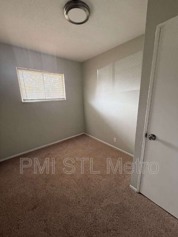 Photo - 205 Grampian Rd