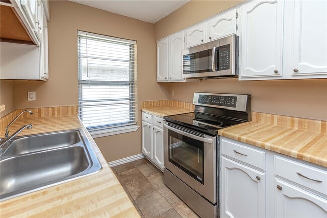 Photo - 16778 Glen Eagle Dr N