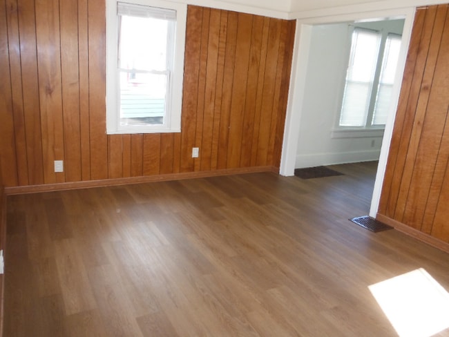 Photo - 1418 Woodland Ave NW