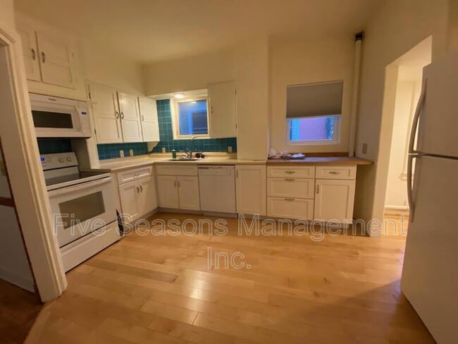 Photo - 119 N Winooski Ave