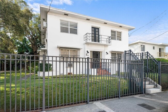 Photo - 520 SW 6th St Unidad 3