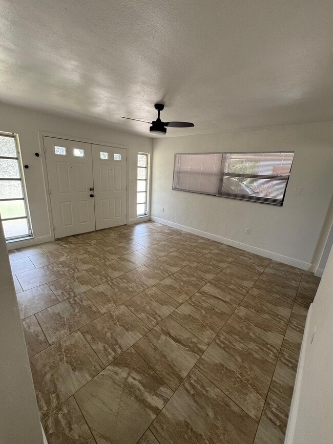 Building Photo - 600 Katherine Ave Rental