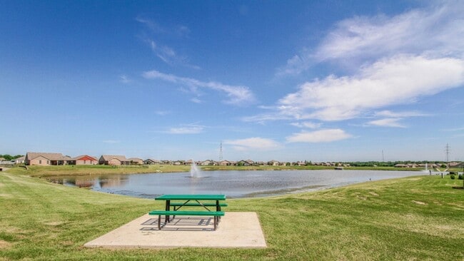 Photo - Welcome to your new 3 bedroom, 2 bath home in this wonderful Lake Valley community!