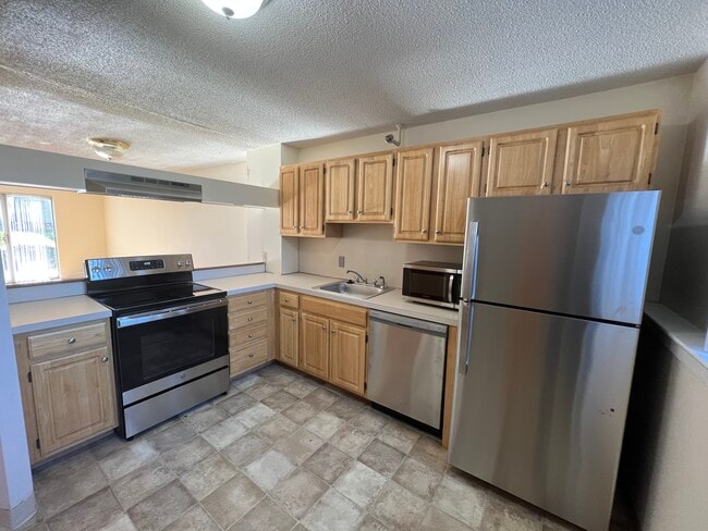 Building Photo - 152 North Beacon St Unit B1