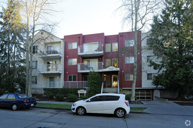 Primary Photo - Carolyn Court Apartments