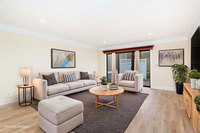 Photo - 13 Lawson Ln Unidad 13