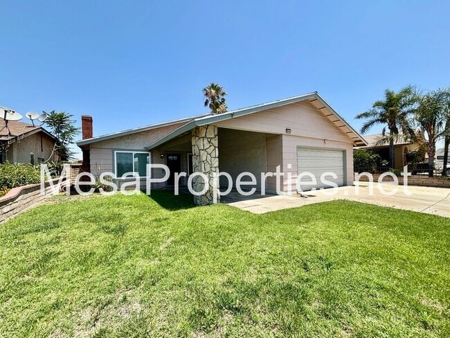 Building Photo - 16140 Rosemary Dr