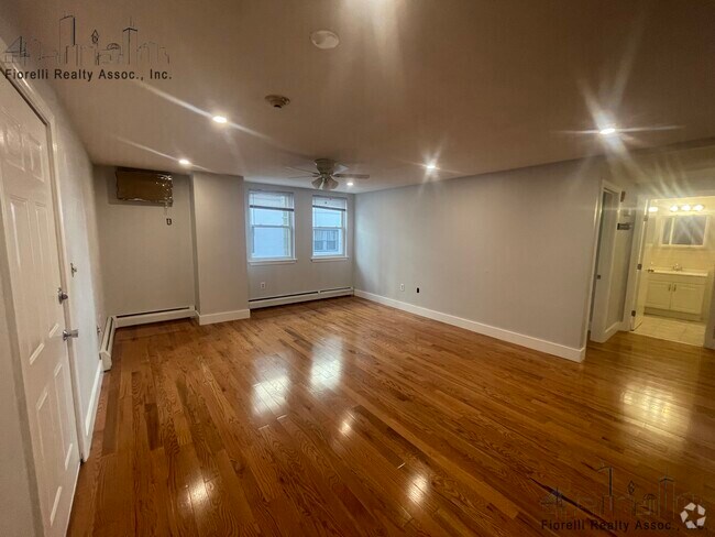 Building Photo - 41 Clark St Unit 4 Rental