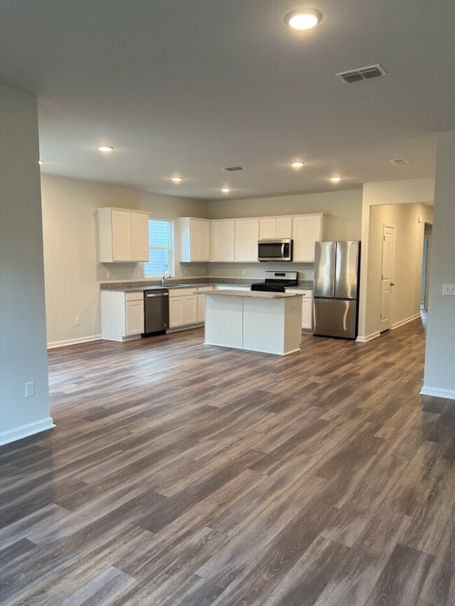 Photo - 293 W Bradford Pointe Dr