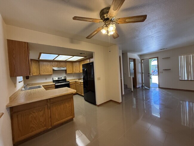 Photo - 2 bed 2.5 bath great location BHCRENT.COM to schedule a viewing Unit 10